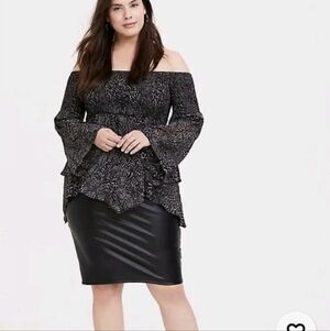 NWOT Torrid 1x Tunic  Grey Animal Print Chiffon Off Shoulder Top